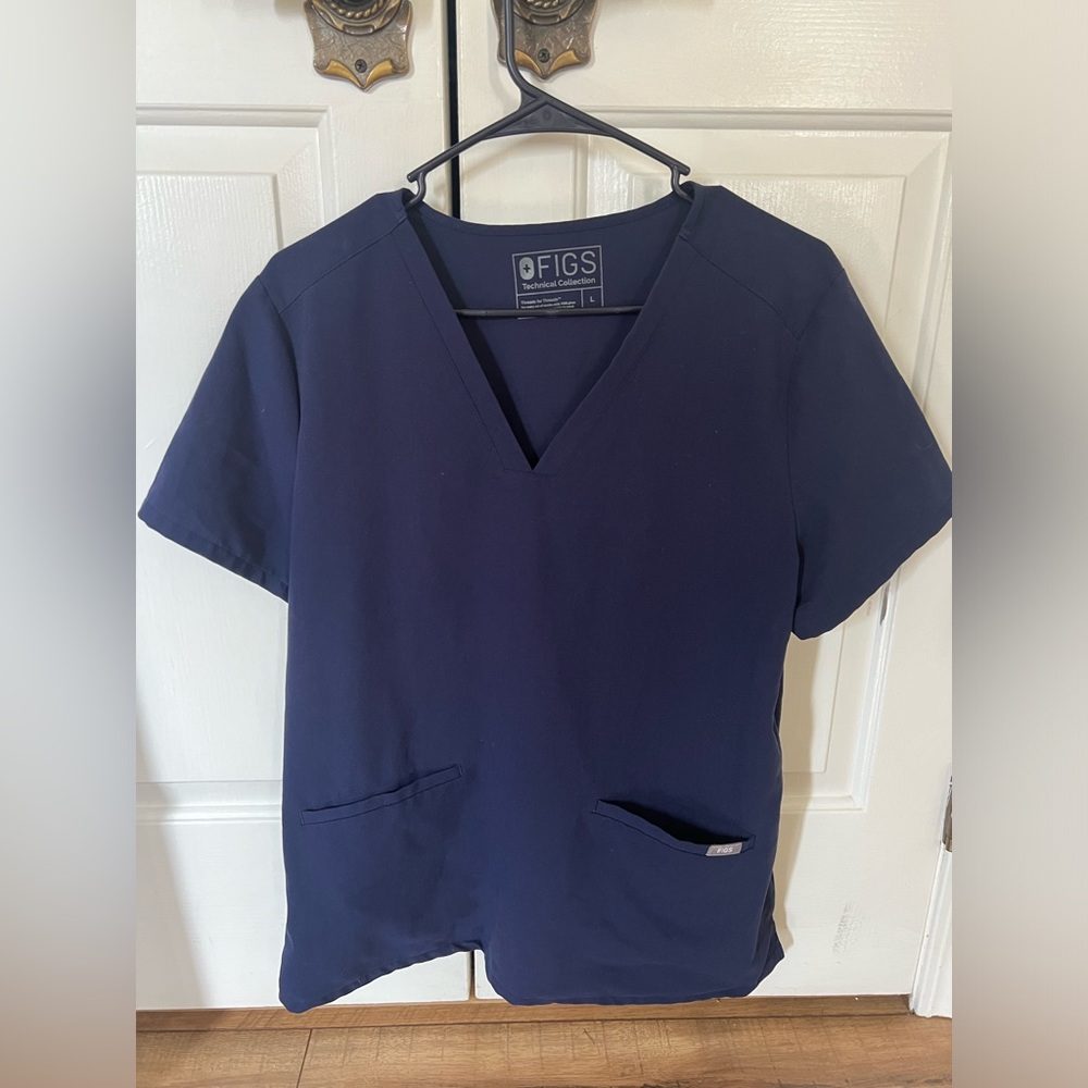 Figs Casma Three-Pocket Scrub Top™ - Picture 3 of 6